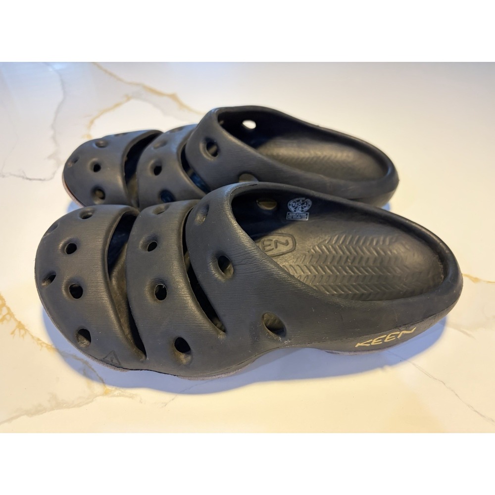 Keen Yogui Magnet Black Slip on Clog Men's US Size 8 Model 1024633